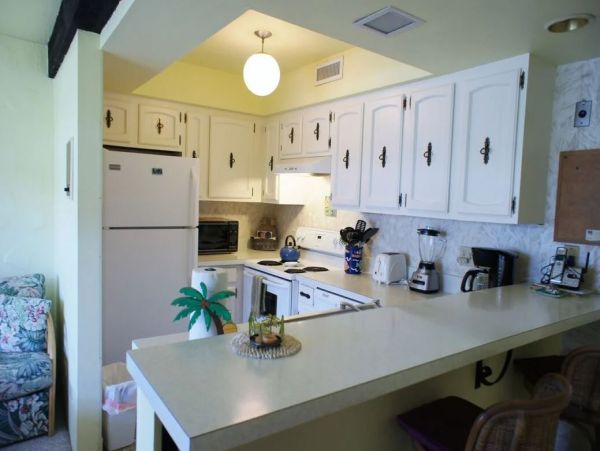 Kailua Vacation Rental Condo  Communal Pool Drive To Beach