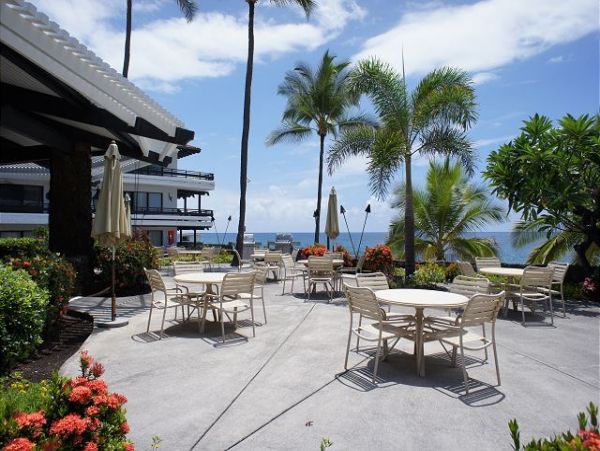 Kailua Vacation Rental Condo  Communal Pool Drive To Beach