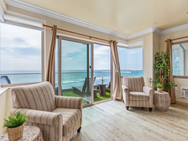 Oceanfront Luxury Condo Sleeps 14 Guests with Private Spa