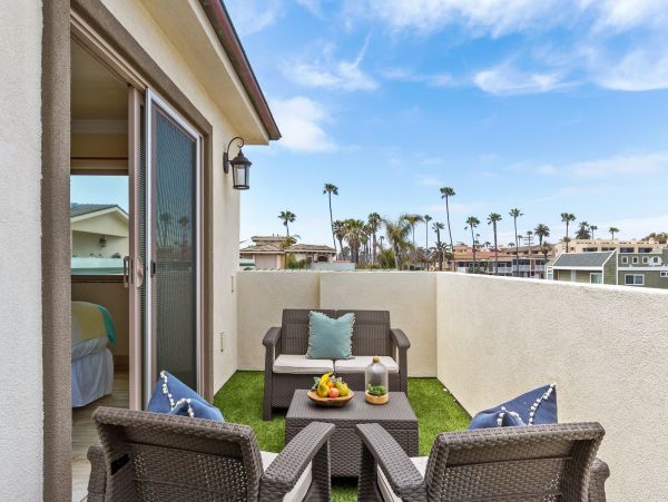 Oceanfront Luxury Condo Sleeps 14 Guests with Private Spa