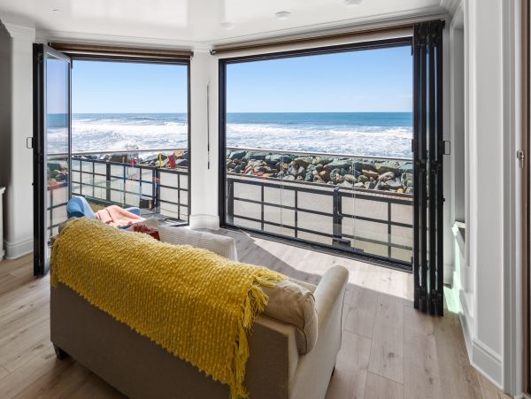 On Beach Oceanside Vacation Condo Five Bedroom