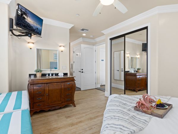 On Beach Oceanside Vacation Condo Five Bedroom