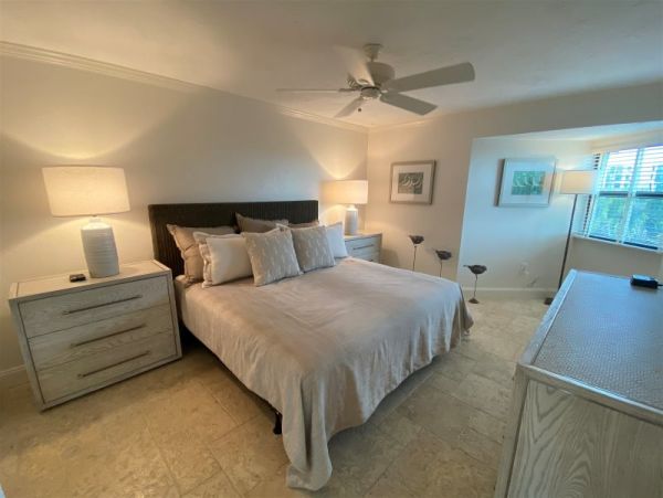Luxury 2 Bedrooms Plus Loft Beachfront Siesta Key Condo