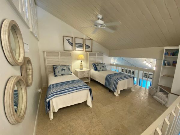 Luxury 2 Bedrooms Plus Loft Beachfront Siesta Key Condo
