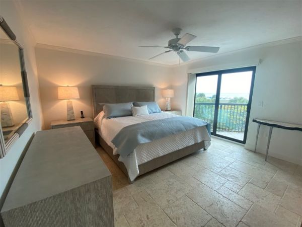 Luxury 2 Bedrooms Plus Loft Beachfront Siesta Key Condo