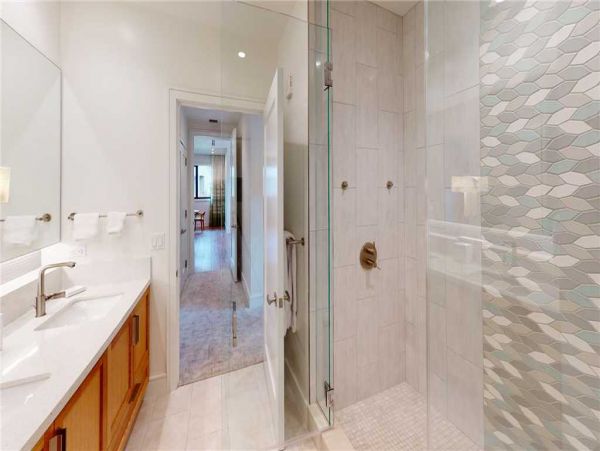 Luxury Maui Walk Out Five Star Amenities.
