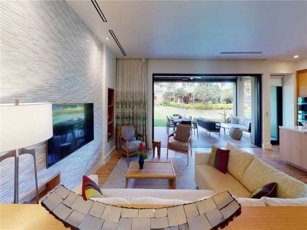 Luxury Maui Walk Out Five Star Amenities.
