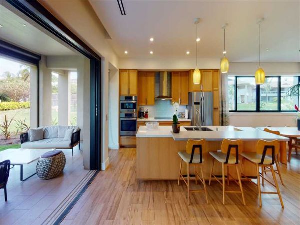 Luxury Maui Walk Out Five Star Amenities.