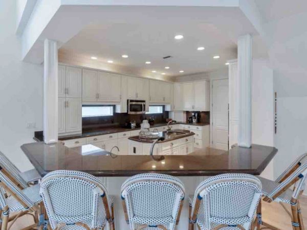 Naples Canal Front Vacation Home Four Bedrooms Pool & Spa