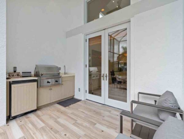 Naples Canal Front Vacation Home Four Bedrooms Pool & Spa