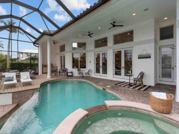 Naples Canal Front Vacation Home Four Bedrooms Pool & Spa