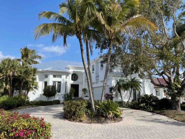 Naples Canal Front Vacation Home Four Bedrooms Pool & Spa