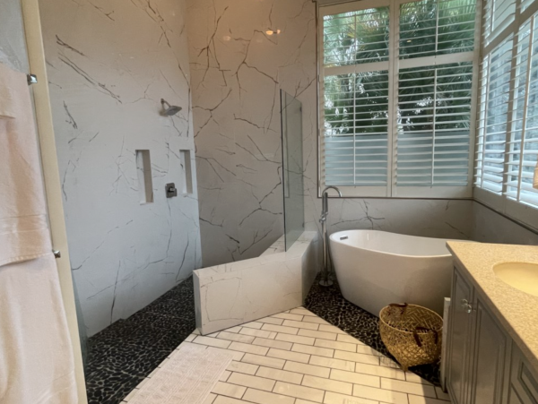 Naples Canal Front Vacation Home Four Bedrooms Pool & Spa