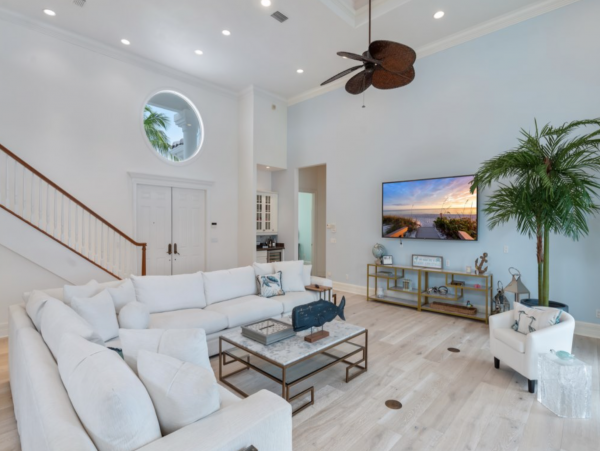 Naples Canal Front Vacation Home Four Bedrooms Pool & Spa