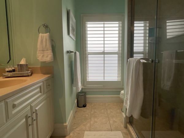 Naples Canal Front Vacation Home Four Bedrooms Pool & Spa