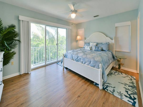 Short Walk to Beach Marathon Vacation Home With Private Pool