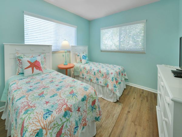 Short Walk to Beach Marathon Vacation Home With Private Pool