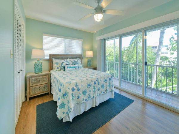 Short Walk to Beach Marathon Vacation Home With Private Pool