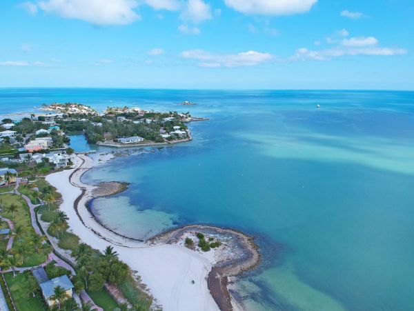Short Walk to Beach Marathon Vacation Home With Private Pool