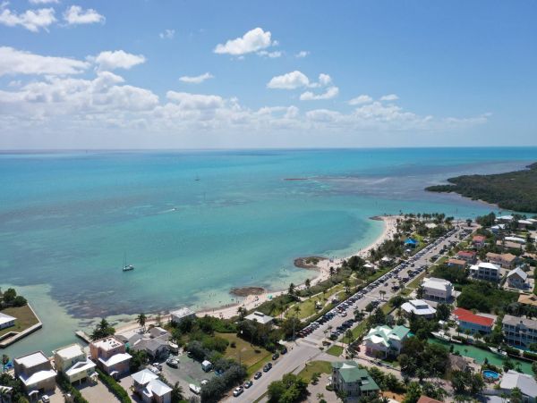 Short Walk to Beach Marathon Vacation Home With Private Pool