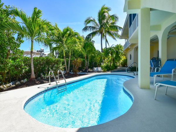 Short Walk to Beach Marathon Vacation Home With Private Pool