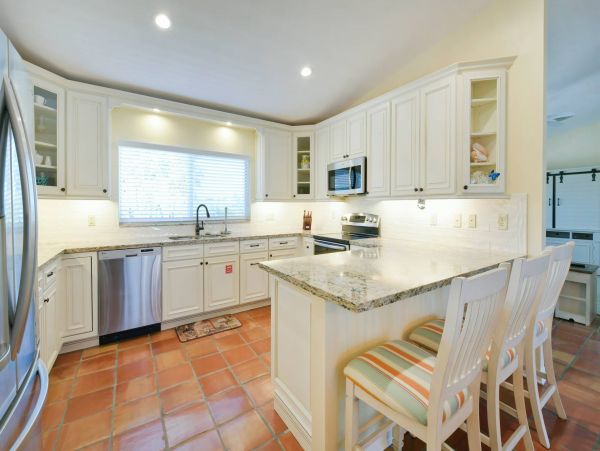 Short Walk to Beach Marathon Vacation Home With Private Pool