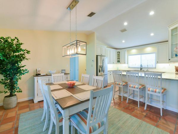 Short Walk to Beach Marathon Vacation Home With Private Pool