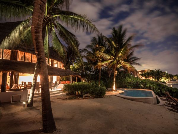 Oceanfront Luxury Vacation Villa in Puerto Aventuras Sleeps 8