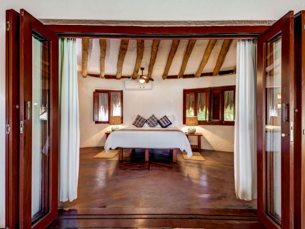 Oceanfront Luxury Vacation Villa in Puerto Aventuras Sleeps 8