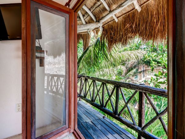 Oceanfront Luxury Vacation Villa in Puerto Aventuras Sleeps 8