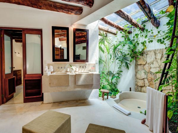 Oceanfront Luxury Vacation Villa in Puerto Aventuras Sleeps 8
