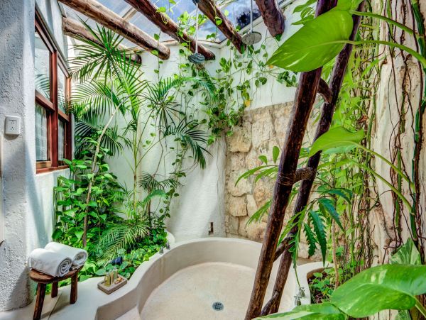 Oceanfront Luxury Vacation Villa in Puerto Aventuras Sleeps 8