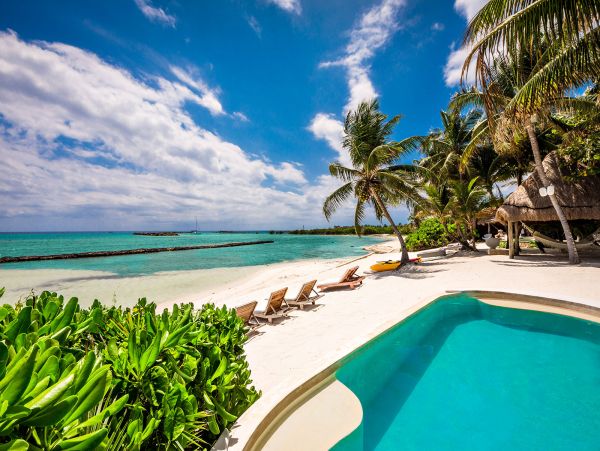 Oceanfront Luxury Vacation Villa in Puerto Aventuras Sleeps 8