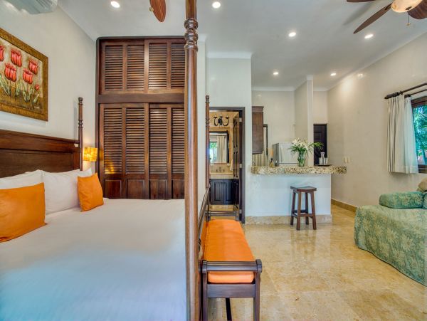 Luxury Beachfront Estate Riviera Maya Staff, Pool Beach