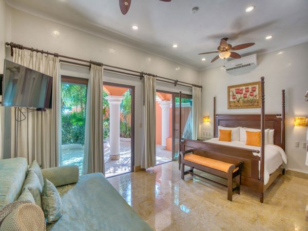 Luxury Beachfront Estate Riviera Maya Staff, Pool Beach