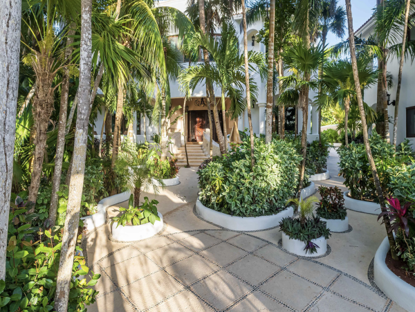 Luxury Beachfront Estate Riviera Maya Staff, Pool Beach