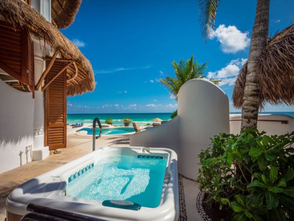 Oceanfront Riviera Maya Vacation Pool Home Five Bedrooms