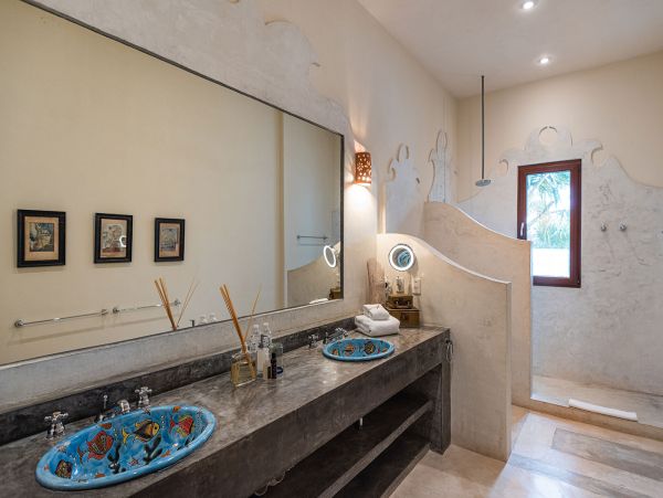 Magnificent 10 Bedroom Beach Estate