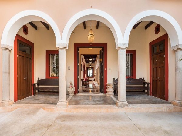 Magnificent 10 Bedroom Beach Estate
