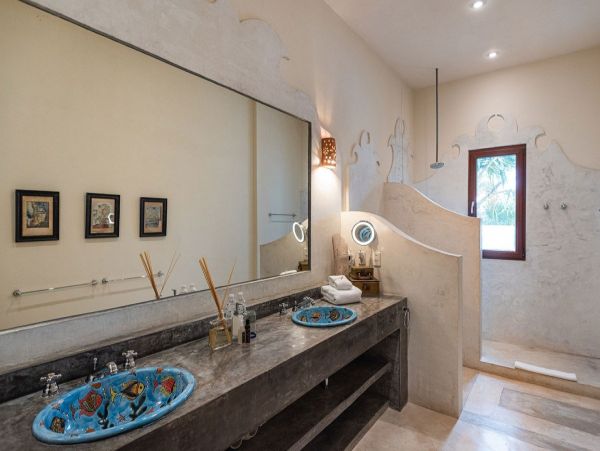 Magnificent 10 Bedroom Beach Estate