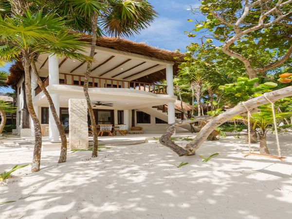 Tulum Beachfront Gem! Ideal for large groups!