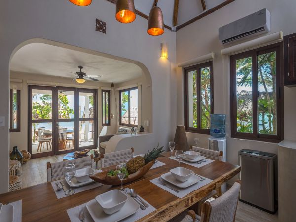 Tulum Beachfront Gem! Ideal for large groups!