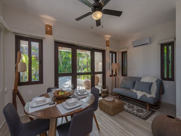 Tulum Beachfront Gem! Ideal for large groups!