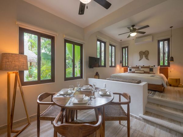 Tulum Beachfront Gem! Ideal for large groups!