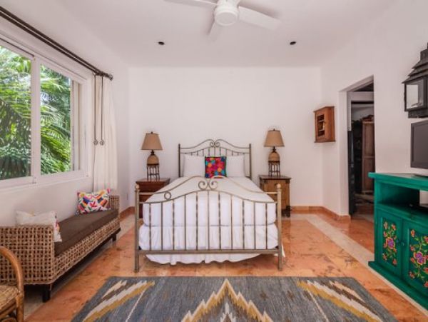 Playa Del Carmen Condo 989260