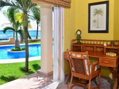 Playa Del Carmen Condo 989271