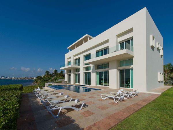 Cancun Beachfront Luxury Vacation Pool Villas Sleeps 15