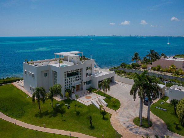 Cancun Beachfront Luxury Vacation Pool Villas Sleeps 15