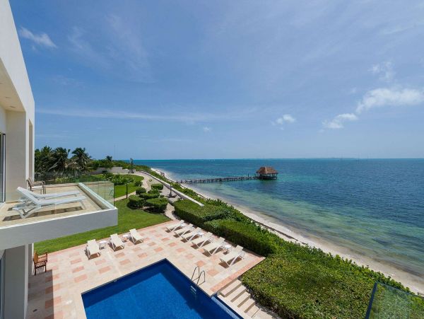 Cancun Beachfront Luxury Vacation Pool Villas Sleeps 15