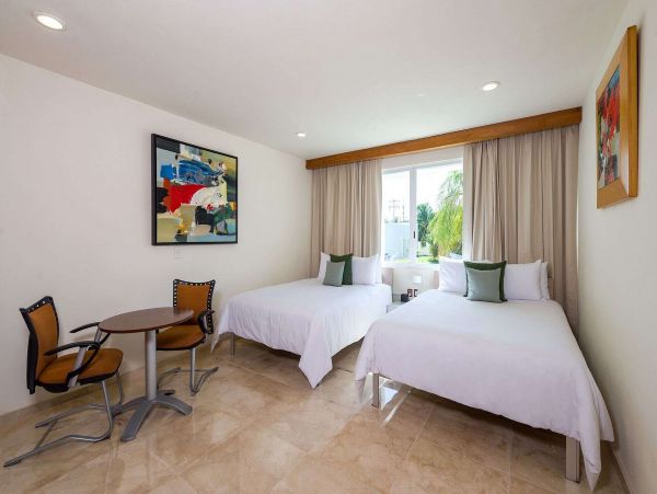 Cancun Beachfront Luxury Vacation Pool Villas Sleeps 15